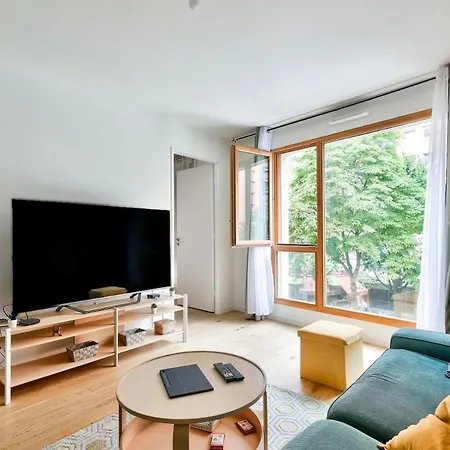 Modern & Comfortable Apartment